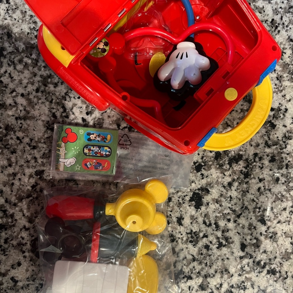 NEW IN BOX Mickey Mouse Dr Set - Picture 2 of 4